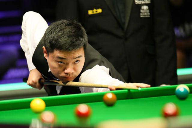 西前锋范佩 西前锋范佩