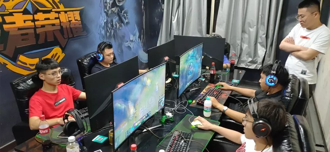 举的球员 举的球员